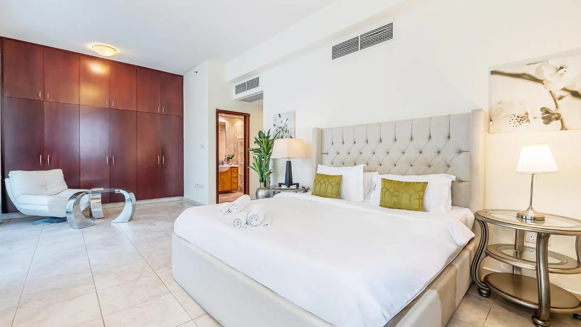Extra Spacious Home With Stunning Marina Views Dubai United Arab Emirates