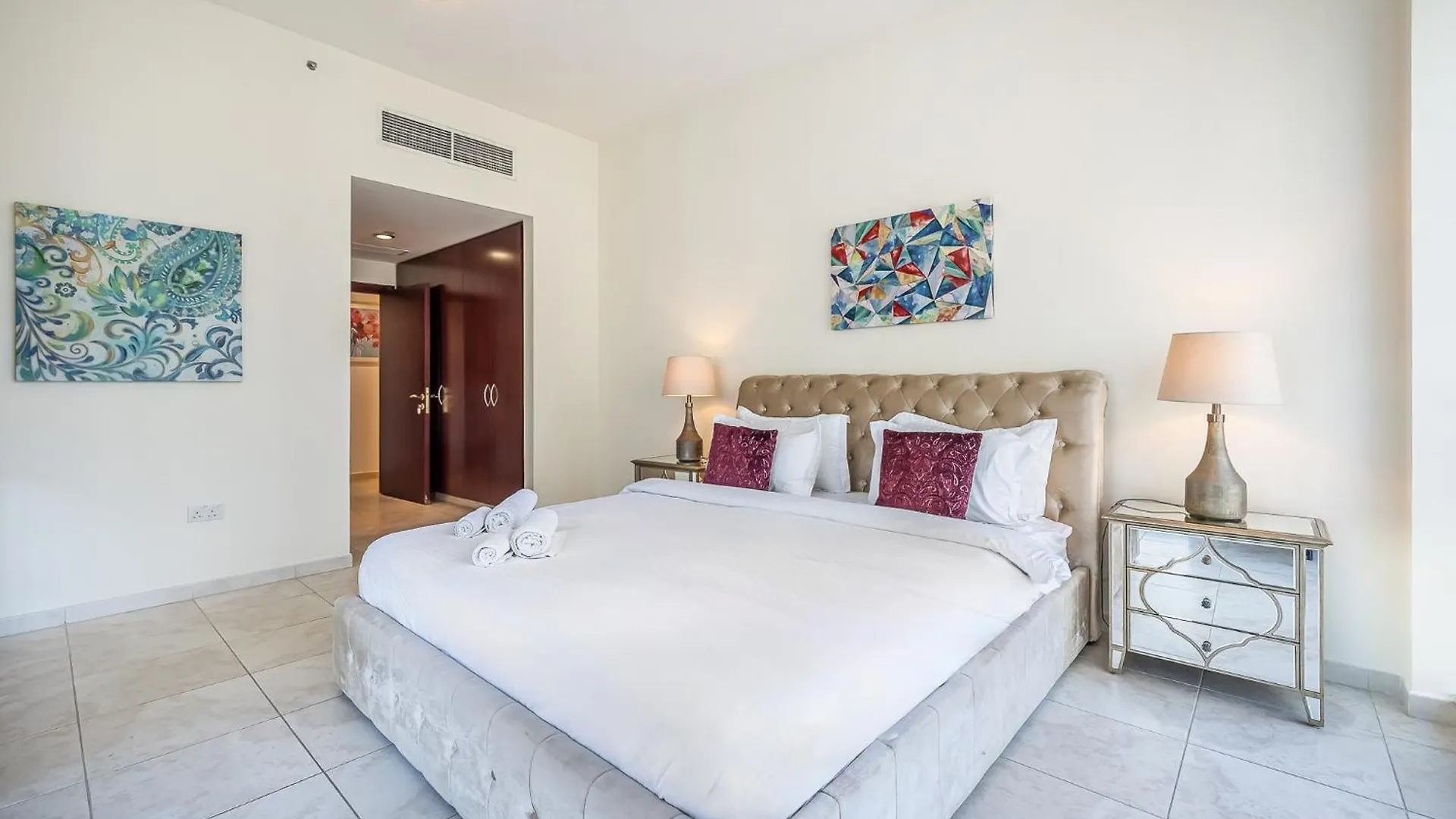 Extra Spacious Home With Stunning Marina Views ドバイ