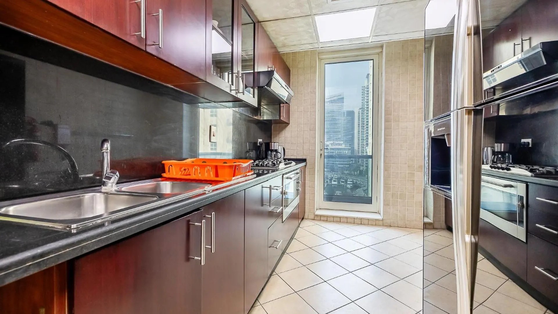 アパート Extra Spacious Home With Stunning Marina Views ドバイ